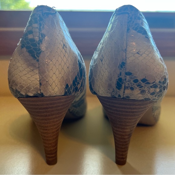 Steve Madden Snakeskin Heels size 9.5 - Picture 6 of 10